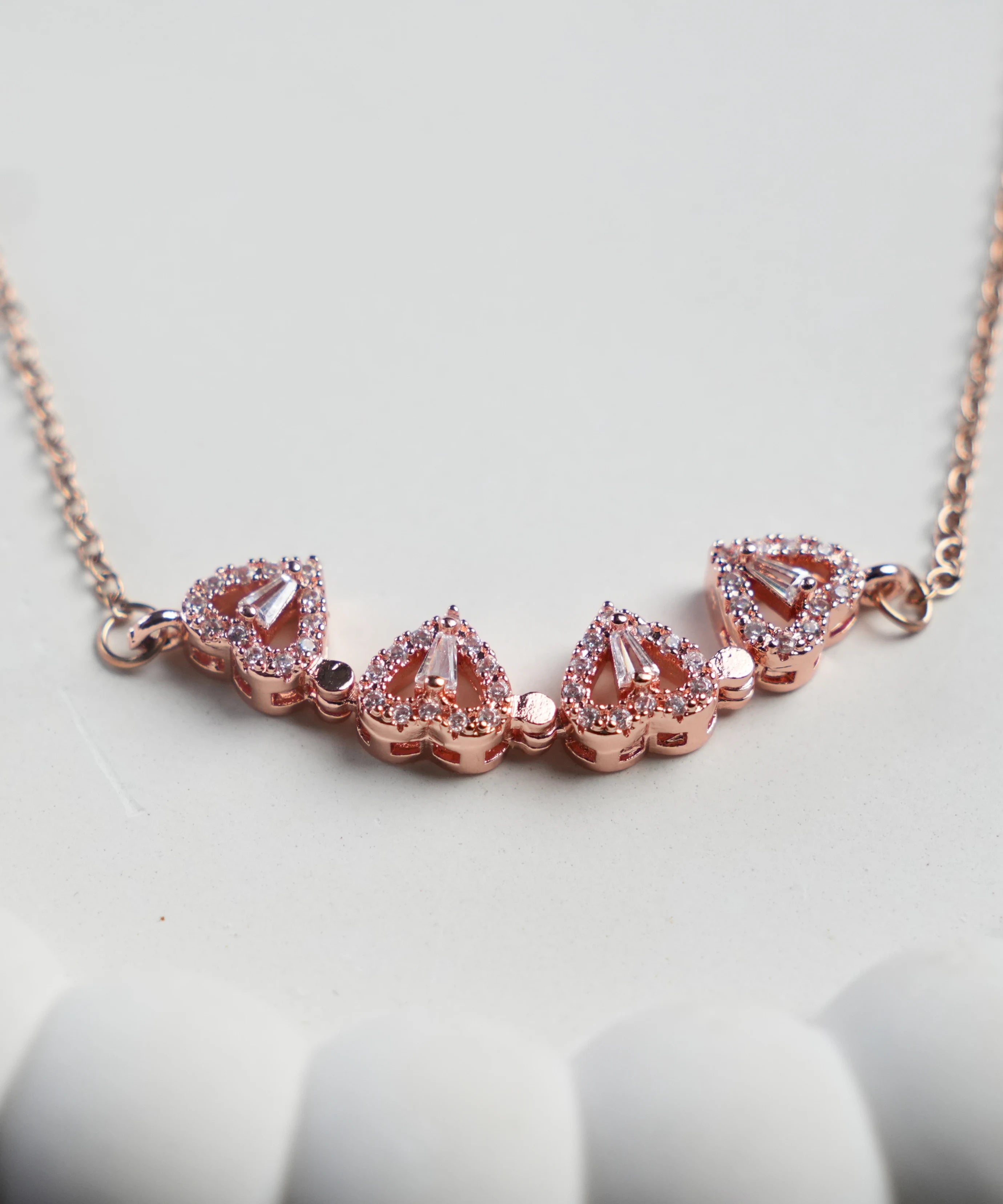 Trendy Rose Gold Polish Magnetic Heart Shape Necklace Chain