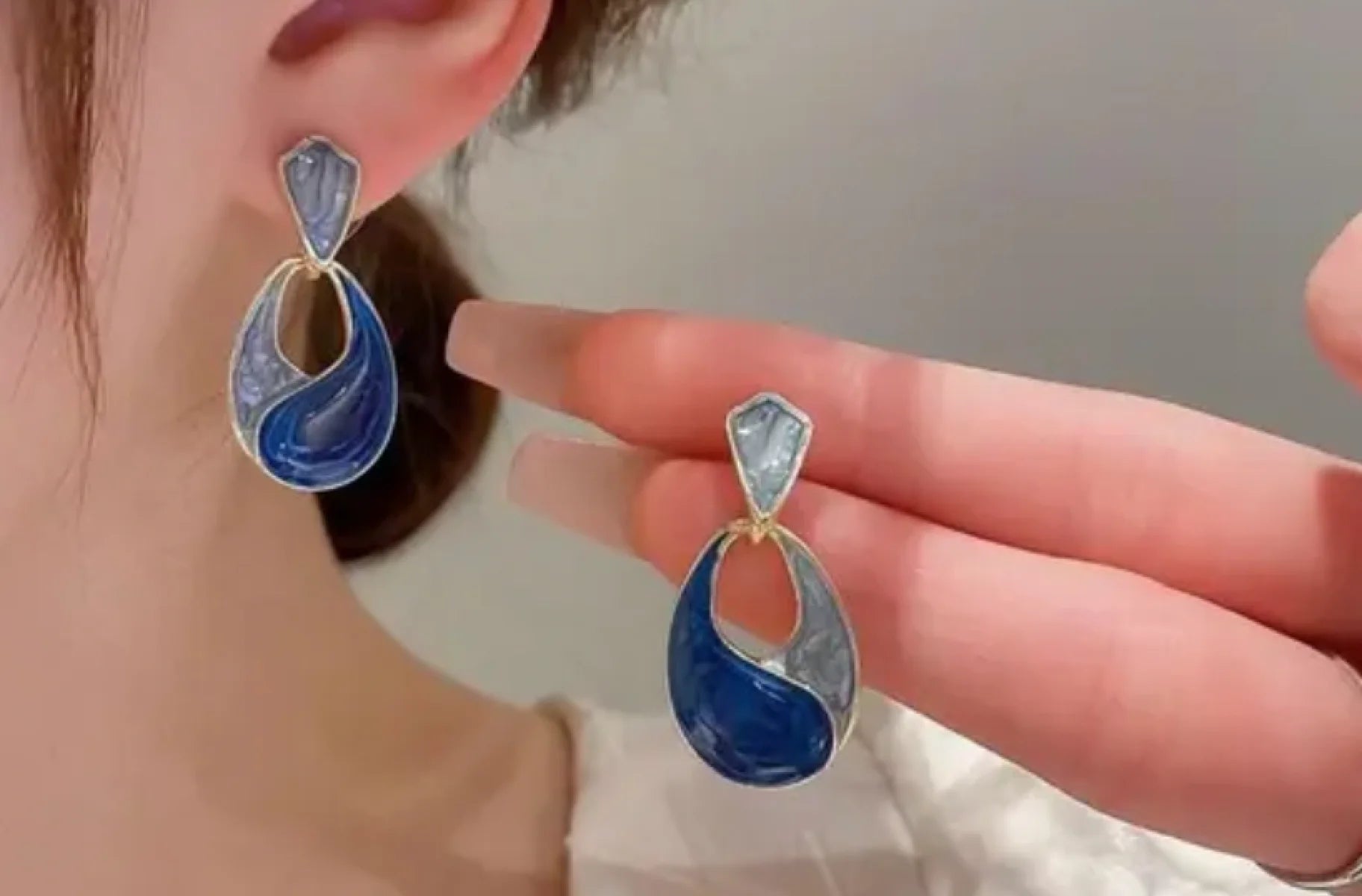 French retro water drop glaze haze blue earrings
