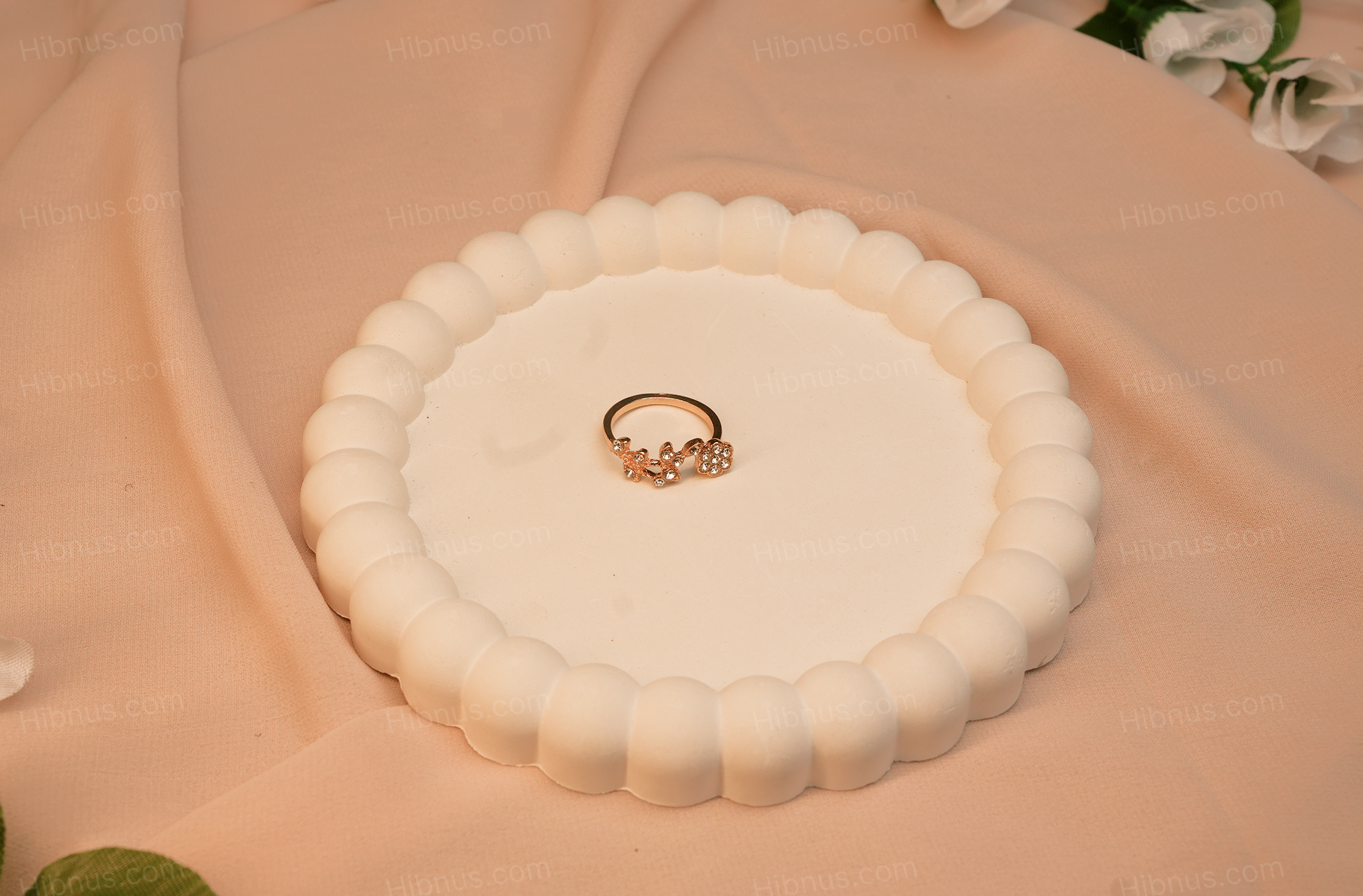 Korean fashion diamond twisted leaves Ruyi flower open ring 