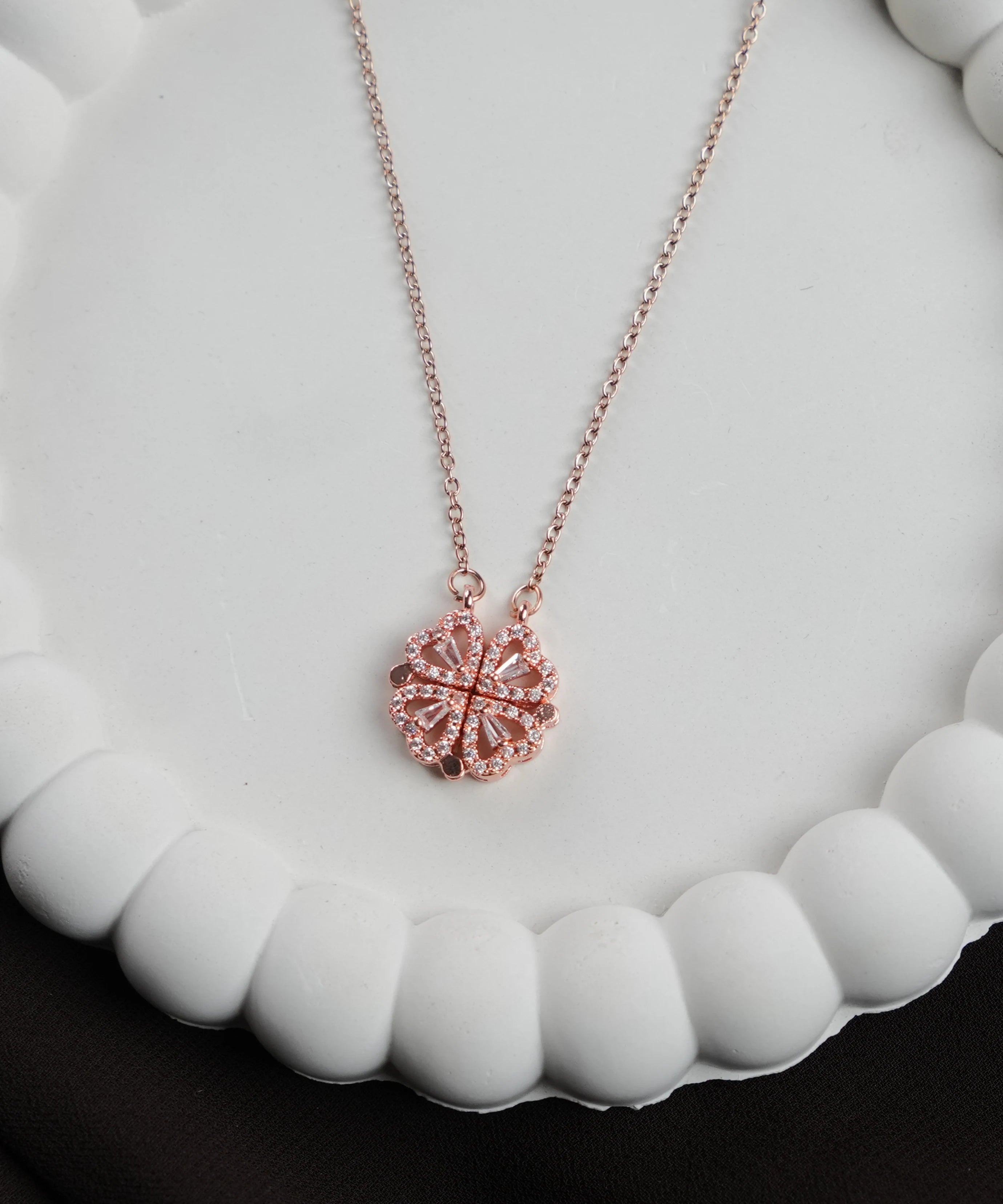 Trendy Rose Gold Polish Magnetic Heart Shape Necklace Chain