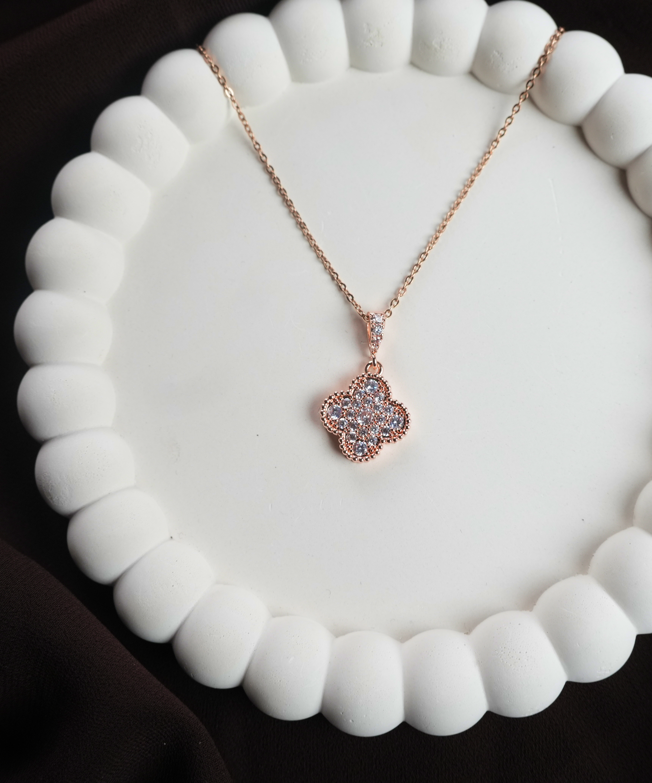 Unique Rose Gold Pendant Chain Necklace